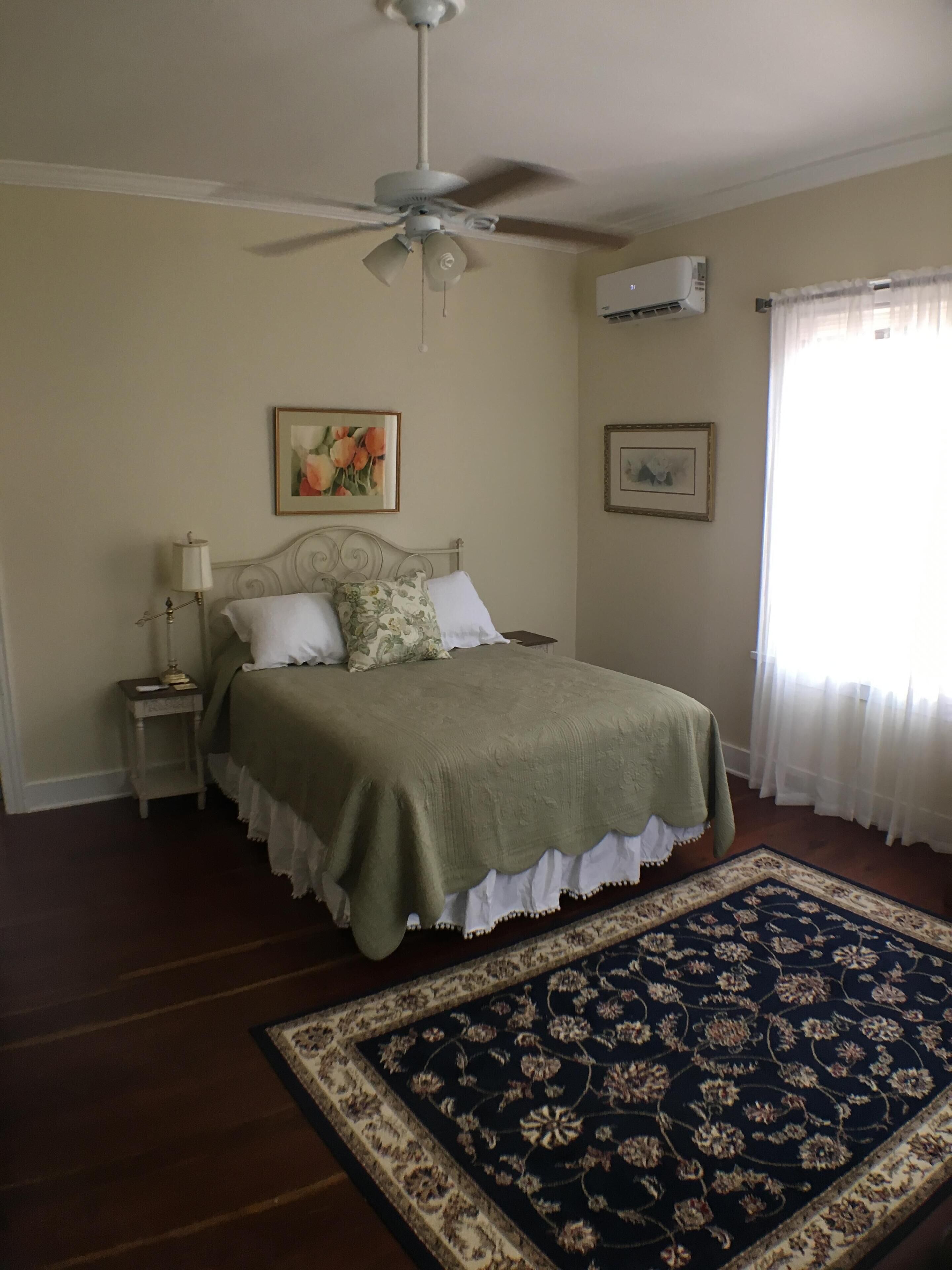 1 habitación, tabla de planchar con plancha, wifi gratis y ropa de cama 