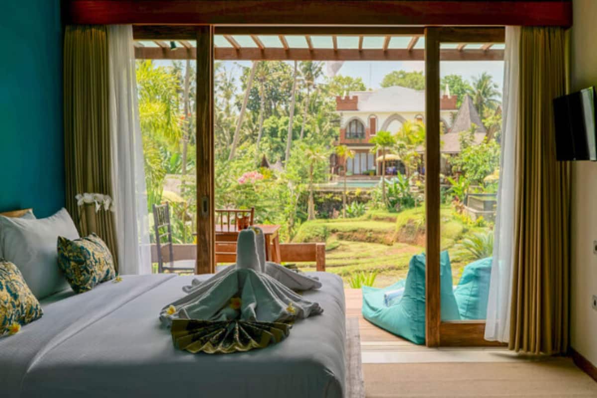 Ethnical Two Bedroom with Plunge Pool | Minibar, individually decorated, desk, iron/ironing board