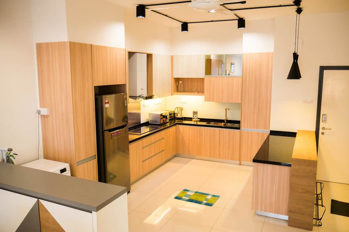 Deluxe-Apartment, 2 Schlafzimmer | Essbereich im Zimmer