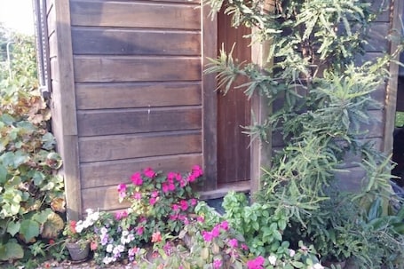 Exterior detail. Te Whare Rural Retreat and Caravan