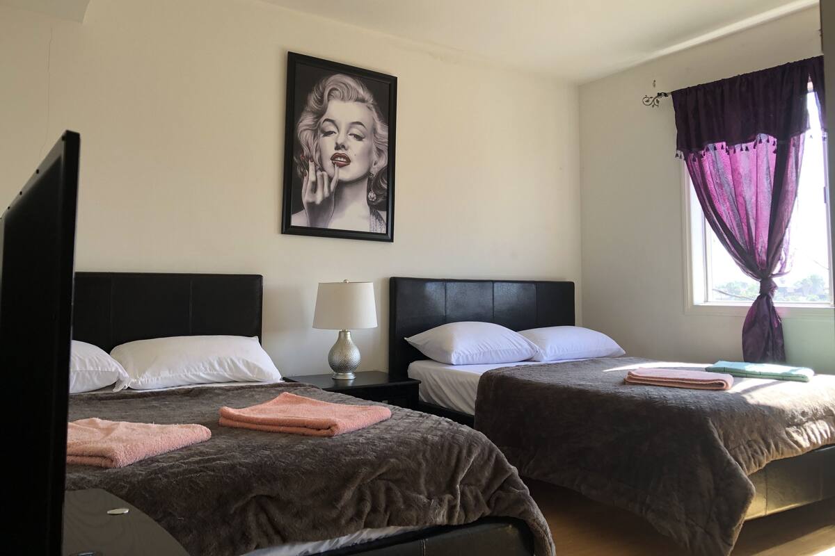 أغطية فراش متميزة وألحفة محشوة بالريش وستائر تعتيم وتجهيزات عازلة للصوت