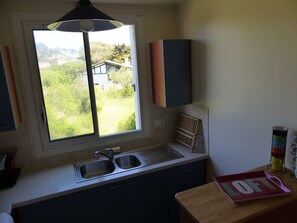 Fridge, microwave, oven, toaster - Residence LES SEMIS- Flat for 4 persons close to Graviere beach (SOORTS HOSSEGOR)