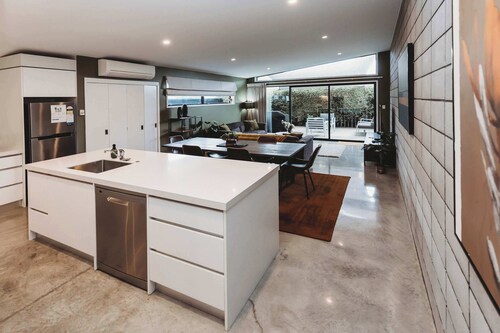 Contemporary Townhouse in New Plymouth