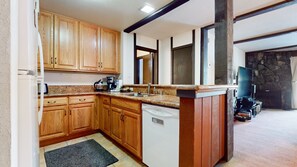 Condo, 1 Bedroom | Private kitchen