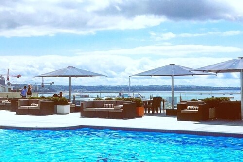 NY-style apt, 2 bed, large sunny terrace, rooftop pool, Auckland City