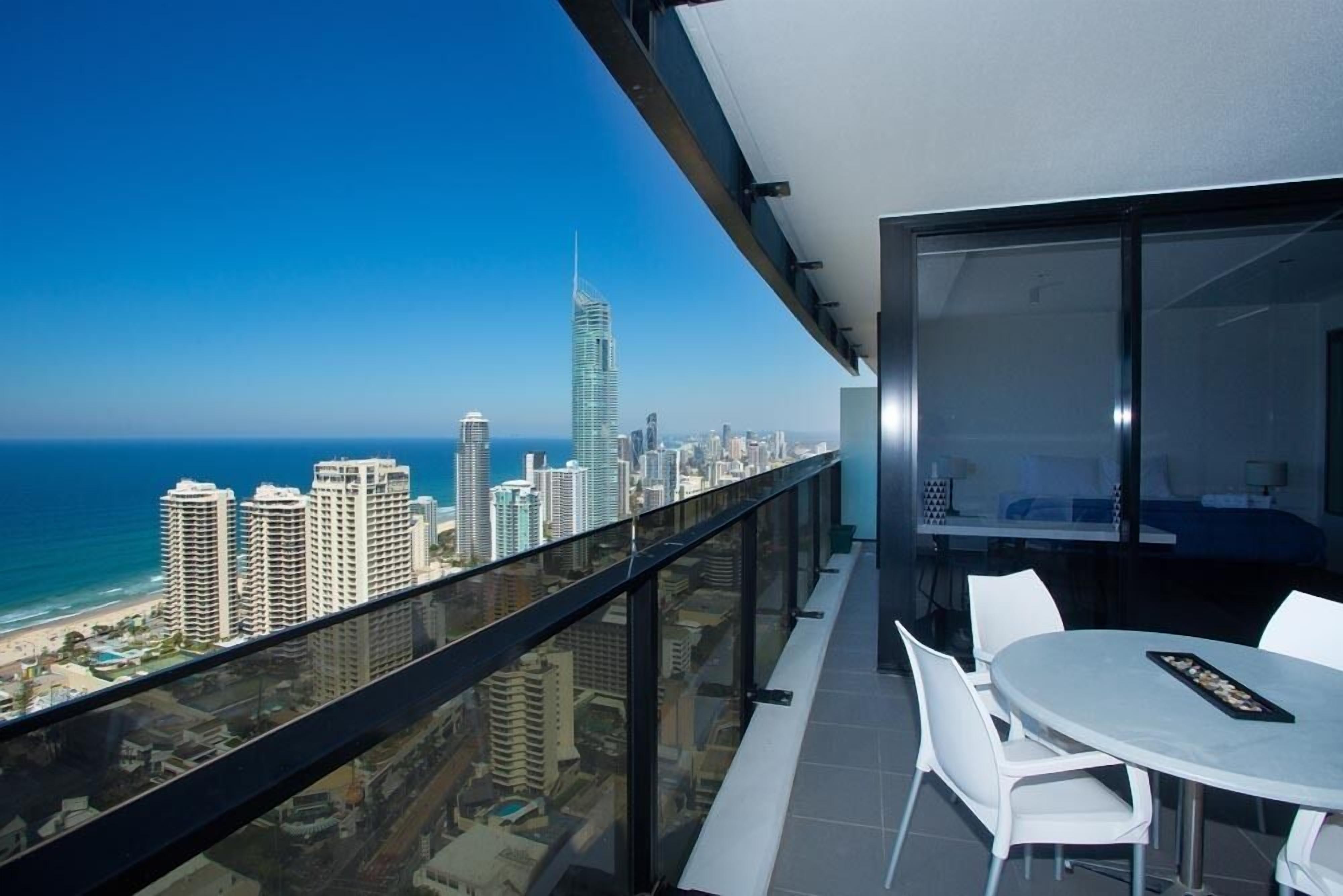 Circle on Cavill - Private Apartments — image 20
