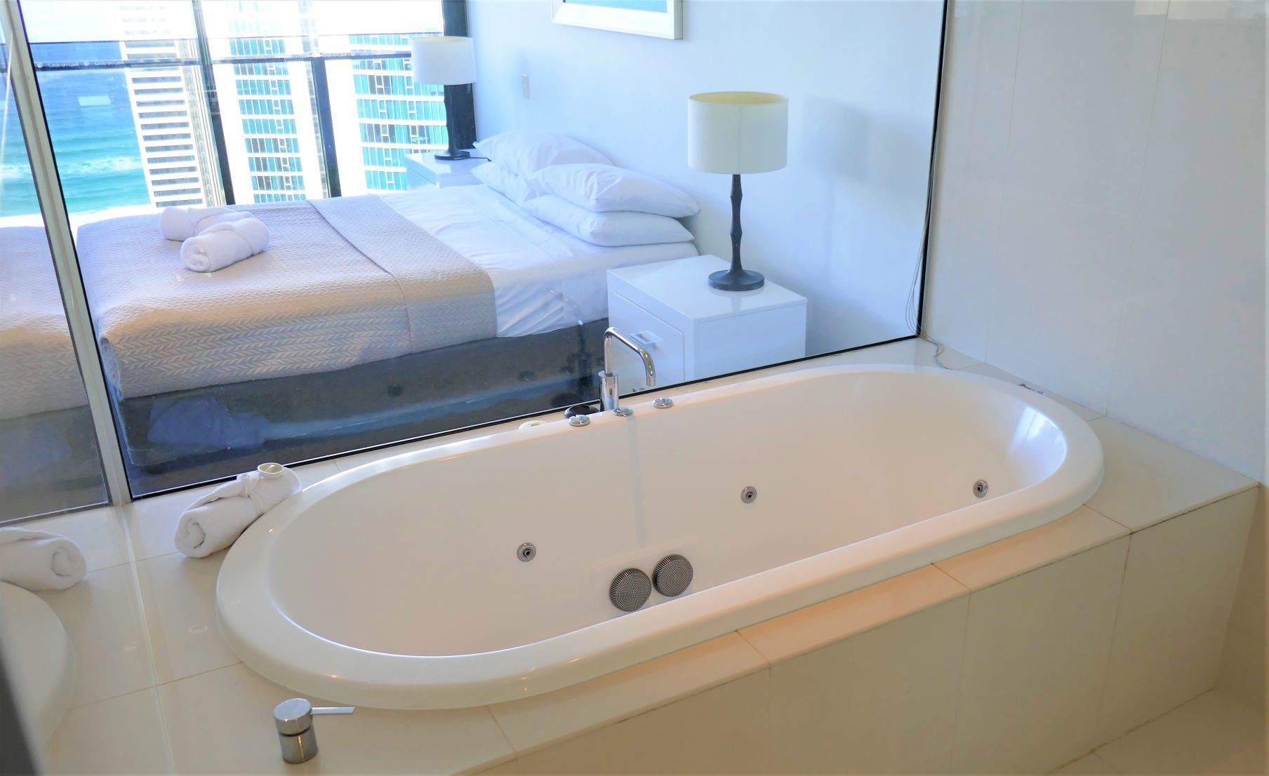 Circle on Cavill - Private Apartments — image 11