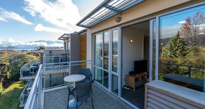 Central Luxury Apartment 205