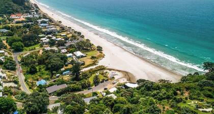 Sunshine Cottage by the Sea | Stay Waiheke