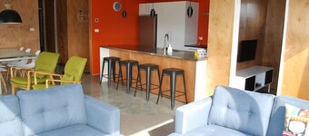 Stunning mountain views, sun soaked, quiet location close to Lake Wanaka