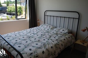 3 slaapkamers, een strijkplank/strijkijzer, gratis wifi