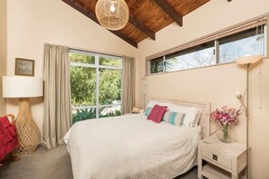 4 habitaciones, escritorio, tabla de planchar con plancha y wifi gratis