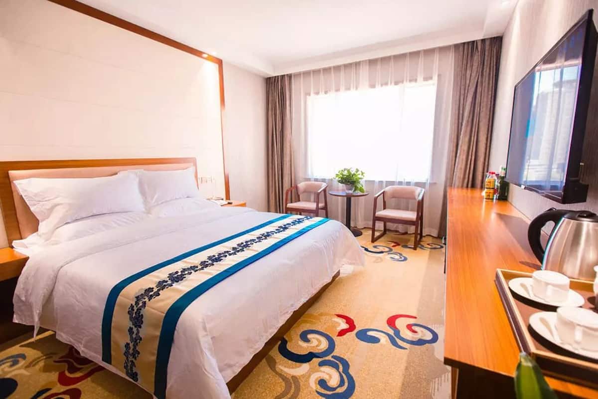 Luxury Twin Room | Desk, free WiFi