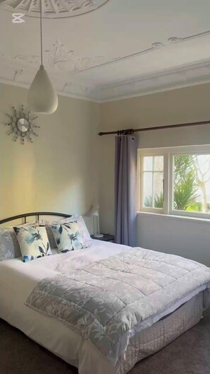 3 bedrooms, desk, iron/ironing board, free WiFi