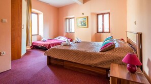 1 bedroom, WiFi, bed sheets