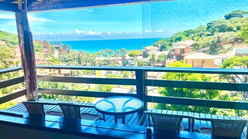 House in João Fernandes beach in gated community