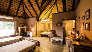 4 habitaciones, tabla de planchar con plancha y ropa de cama