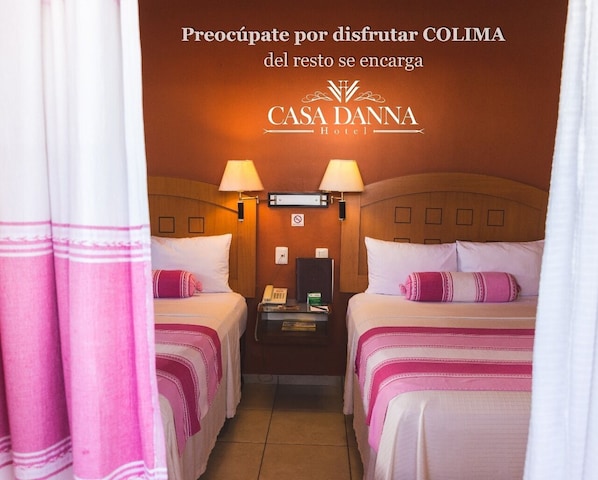 In-room safe, desk, iron/ironing board, WiFi - HOTEL CASA DANNA-CENTRO COLIMA (Centro)
