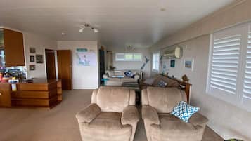 Smart TV, DVD player, books