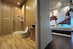 Villa | Bad | Dusj, regndusjhode, toalettartikler (inkludert) og hårføner