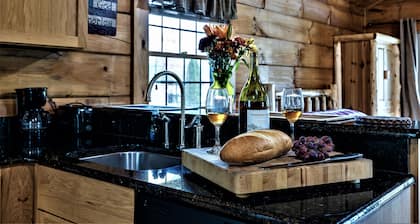 Hawksbill Retreat Cabin 6, Whirlpool, Bergblick, in der NĂ€he von Luray, VA