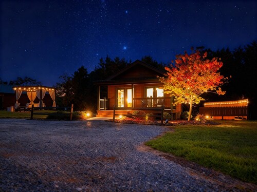 Hawksbill Retreat Cabin 6, poreallas, vuoristomaisemat, lähellä Luray VA: ta   