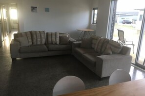 TV, peis og stereoanlegg