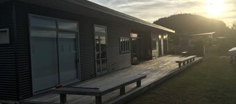 Stunning, Spacious & Modern Architectural Motuoapa Bach - Sleeps 12