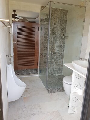 Villa | Individually decorated, individually furnished, desk, laptop workspace - Papaya House (Da Nang)