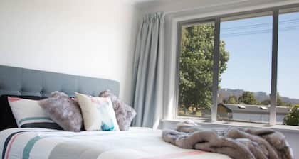 Renovated perfection next to Redwoods now 30% off