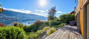 5 Bedroom Queenstown Lakefront Home