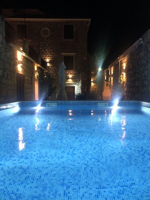 Außenpool, Liegestühle