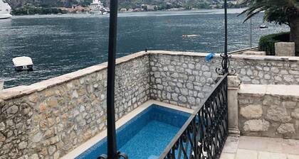 Luxury Waterfront Villa with Private Pool and Private Beach for 14 people 500m2