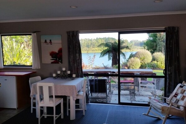 Dining - Estuary Edge - A Slice of Paradise (Te Puna)