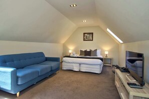 4 bedrooms, iron/ironing board, travel crib, free WiFi