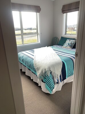 4 habitaciones, tabla de planchar con plancha y cuna de viaje 