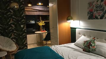 Cofres nos quartos, ferros/tábuas de passar roupa, Wi-Fi, roupa de cama
