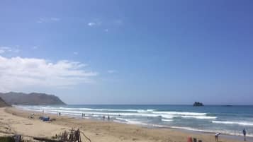 Una spiaggia nelle vicinanze