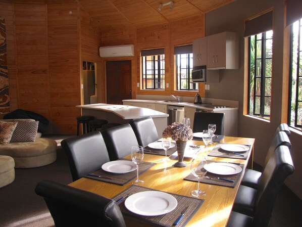 Dining - Ngauruhoe Yurt - Ohakune Holiday Home (Ohakune)