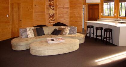 Ngauruhoe Yurt - Ohakune Holiday Home