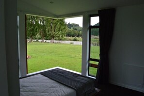 5 bedrooms, internet, bed sheets - Mahoe Lodge, Waipiata (Taumarunui)