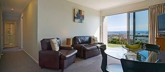 Pinnacle Apartment - Affordable Nelson Apartment with 2 Bedrooms & Views!