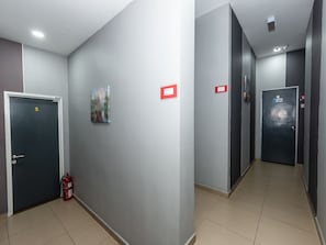Hallway - OYO 1185 Ho Hotel (Malacca City)