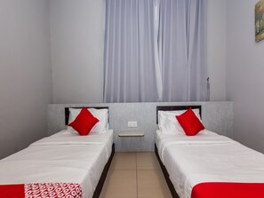 Deluxe Twin Room | Free WiFi, bed sheets - OYO 1185 Ho Hotel (Malacca City)