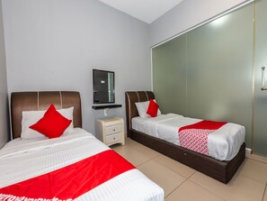 Standard Twin Room | Free WiFi, bed sheets - OYO 1185 Ho Hotel (Malacca City)
