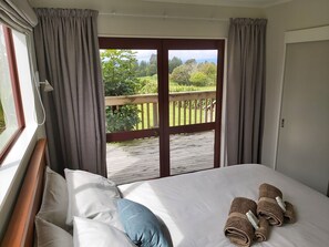 1 bedroom, iron/ironing board, travel cot, free WiFi