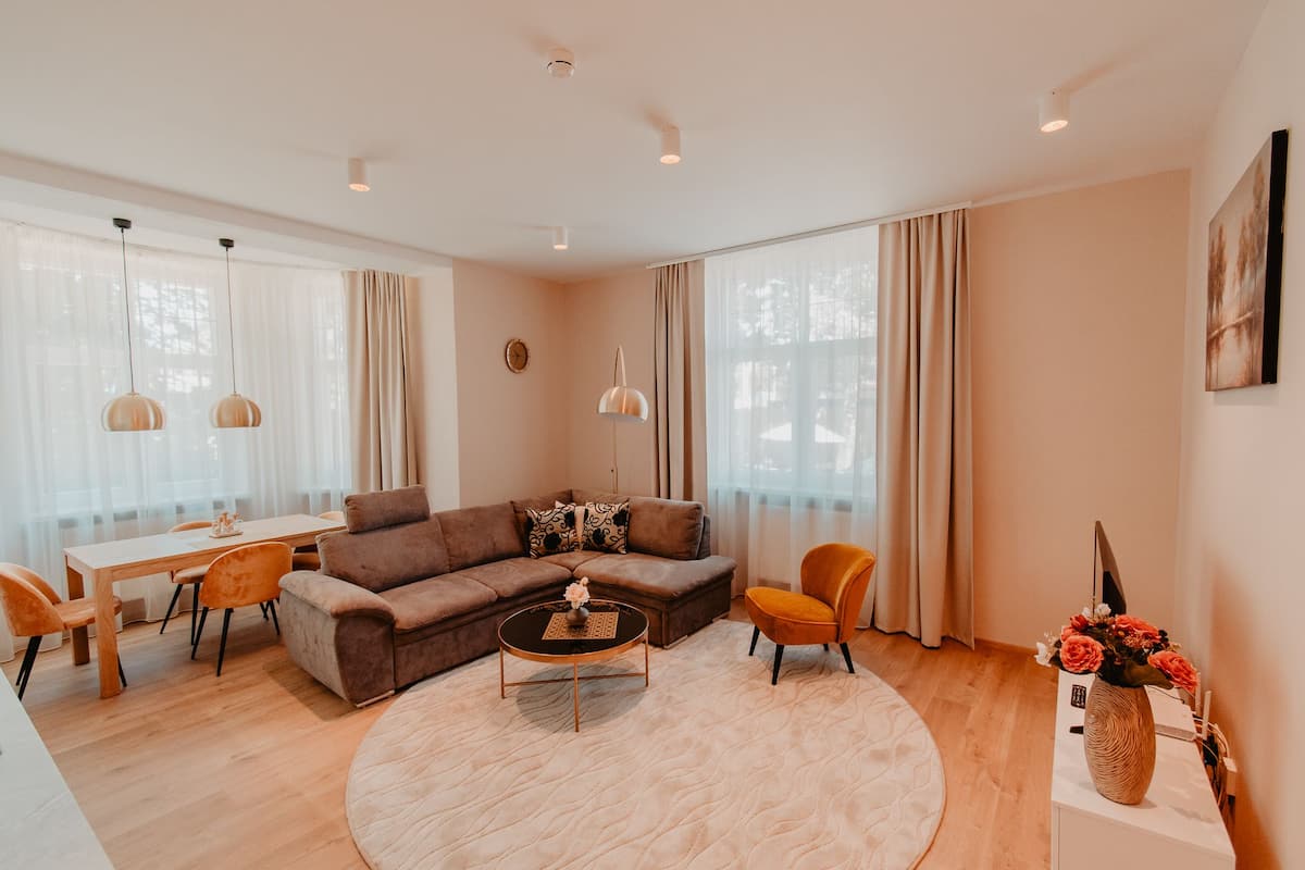 1 habitación, ropa de cama hipoalergénica y decoración personalizada