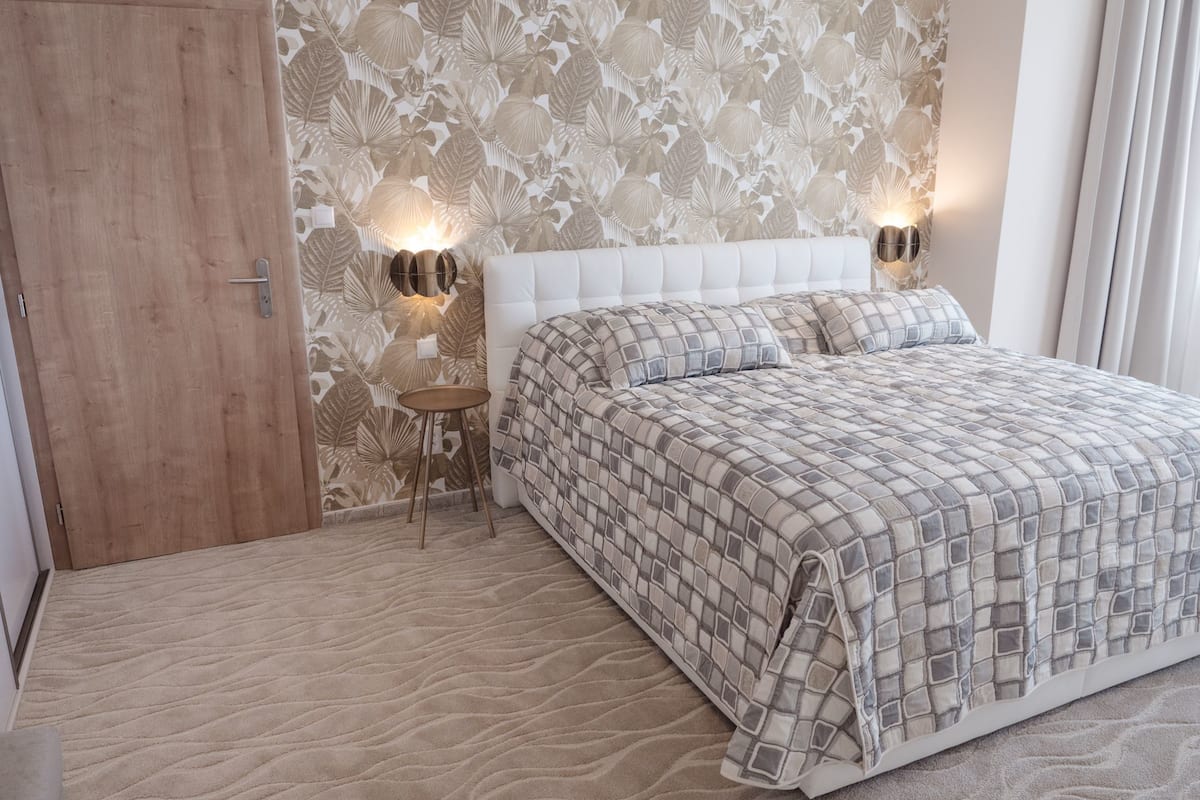 1 habitación, ropa de cama hipoalergénica y decoración personalizada