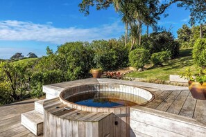 Baignoire à remous extérieure