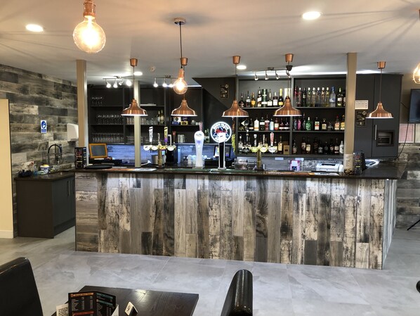 Bar (on property) - Halfway Hotel (Coalville)